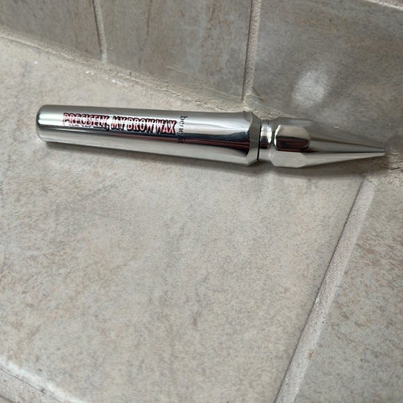 Benefit precisley , My Brow Detailer. - Picture 2 of 5